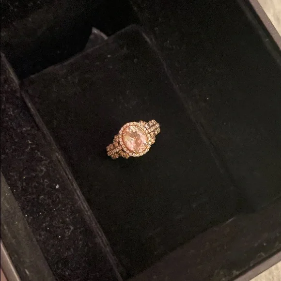 LeVian Chocolate Diamond Ring with a Morganite gemstone. - Picture 3 of 4